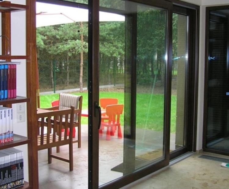 Lift-and-slide HST doors